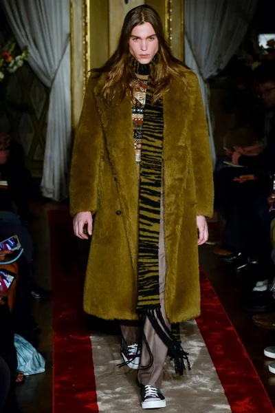 Look 8